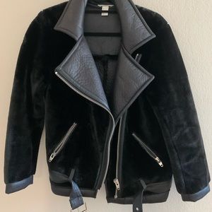 ✨H&M Overside Soft Moro Jacket✨